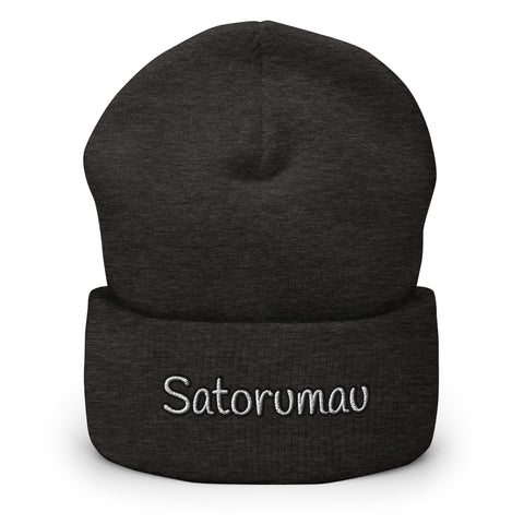 Satorumau - Beanie mit Stick