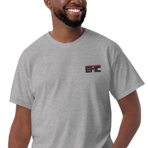 Twitcherlab/DJ-EMC - T-Shirt mit Stick mit schwarzem Stick und Außenetikett