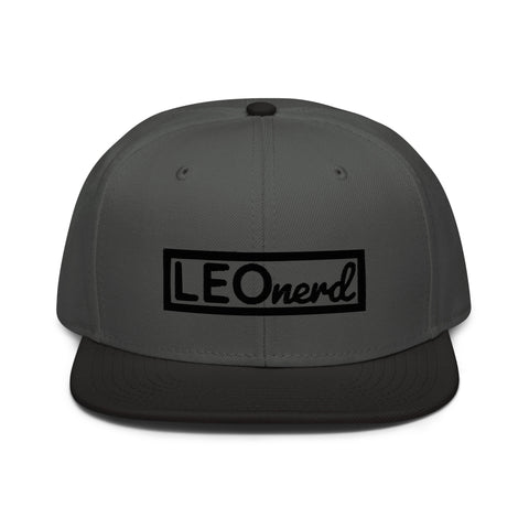 LeoNerd87 - Snapback-Cap mit Stick