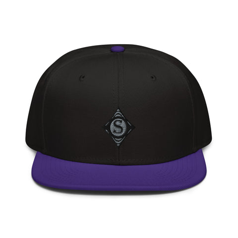 ShorlockTV - Snapback-Cap mit Stick